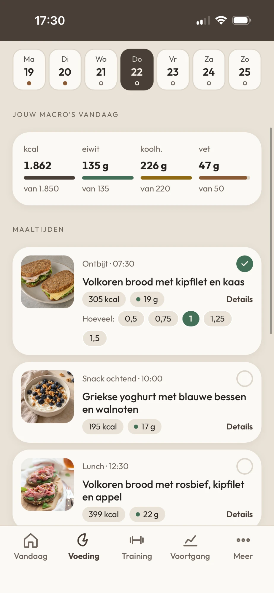 Voedingsscherm met macro's en maaltijden